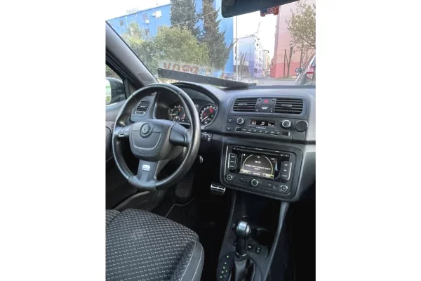 Makina ne shitje ne Durres - 4,700 Euro