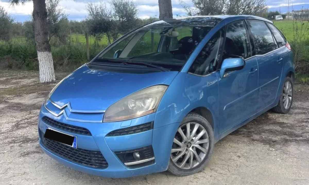 Makina ne shitje ne Tirane, Citroen, 2007 gasoline-gas,Kambio Automatik Pagesa 3,000  Euro.