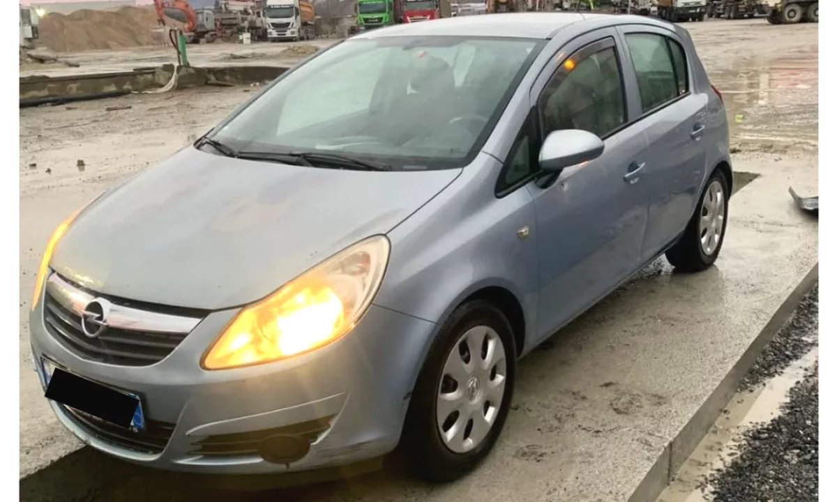 Makina ne shitje ne Tirane, Opel, 2008 Diesel,Kambio Manual Pagesa 2,600  Euro.