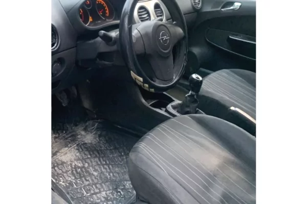 Makina ne shitje ne Tirane - 2,600 Euro