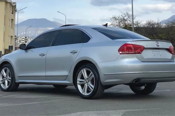 Makina ne shitje ne Tirane - 6,300 Euro