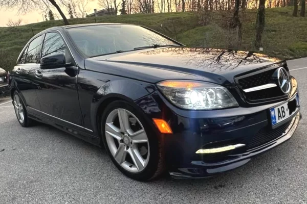 Makina ne shitje ne Tirane - 5,999 Euro