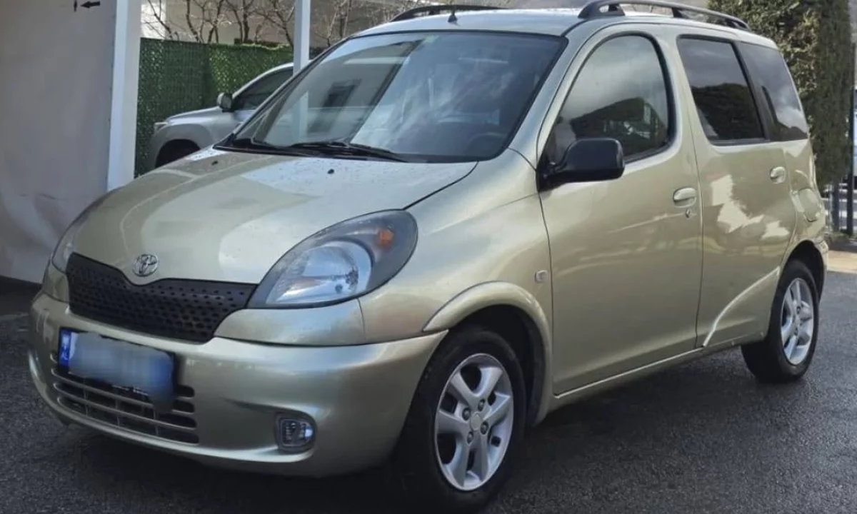 Makina ne shitje ne Tirane, Toyota, 2002 gasoline-gas,Kambio Automatik Pagesa 2,999  Euro.