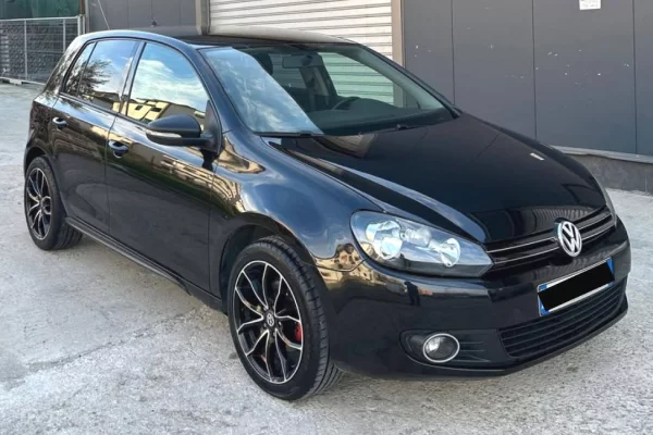 Makina ne shitje ne Tirane - 5,700 Euro