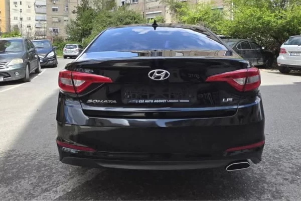 Makina ne shitje ne Tirane - 8,700 Euro