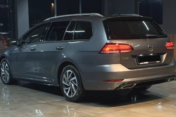 Makina ne shitje ne Mitrovice - 11,300 Euro