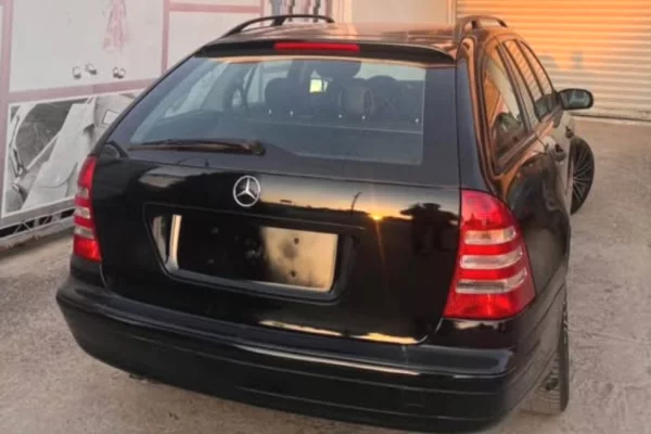 Makina ne shitje ne Tirane - 3,500 Euro