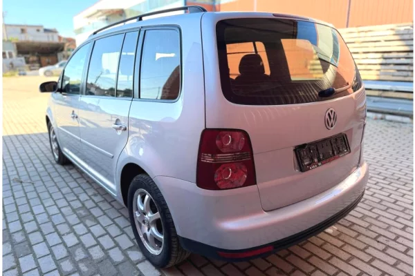 Makina ne shitje ne Tirane - 5,300 Euro