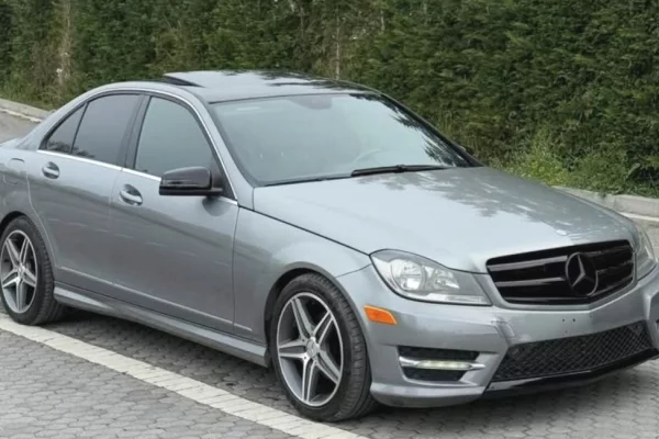 Cars for sale in Durres - 6,900 Euro