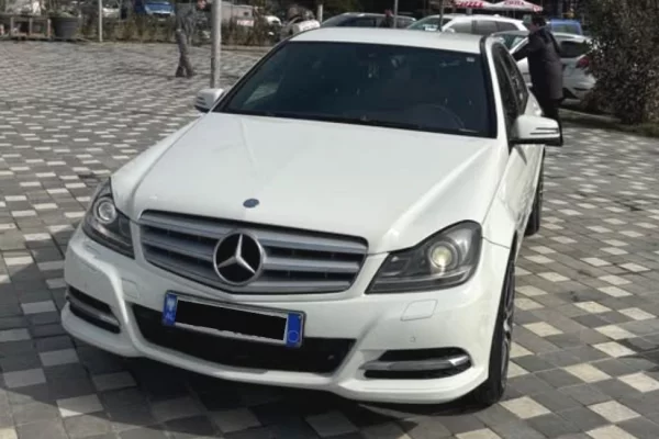 Cars for sale in Durres - 5,900 Euro