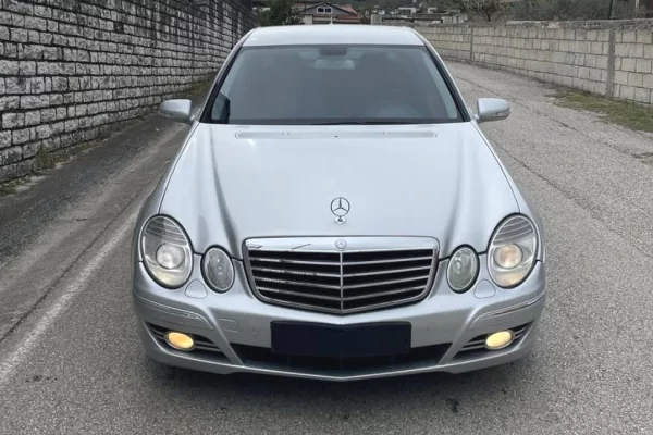 Makina ne shitje ne Fier - 5,800 Euro