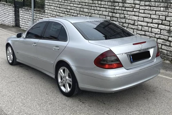 Makina ne shitje ne Fier - 5,800 Euro