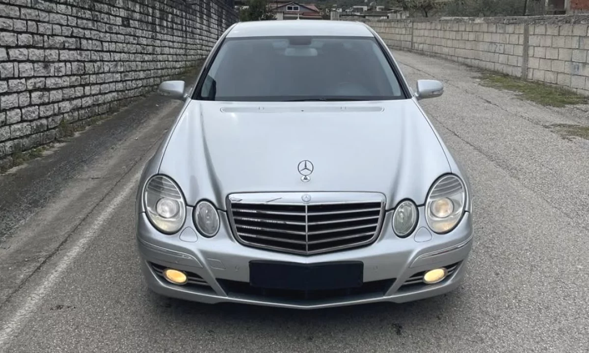 Makina ne shitje ne Fier, Mercedes-Benz, 2007 Diesel,Kambio Automatik Pagesa 5,800  Euro.