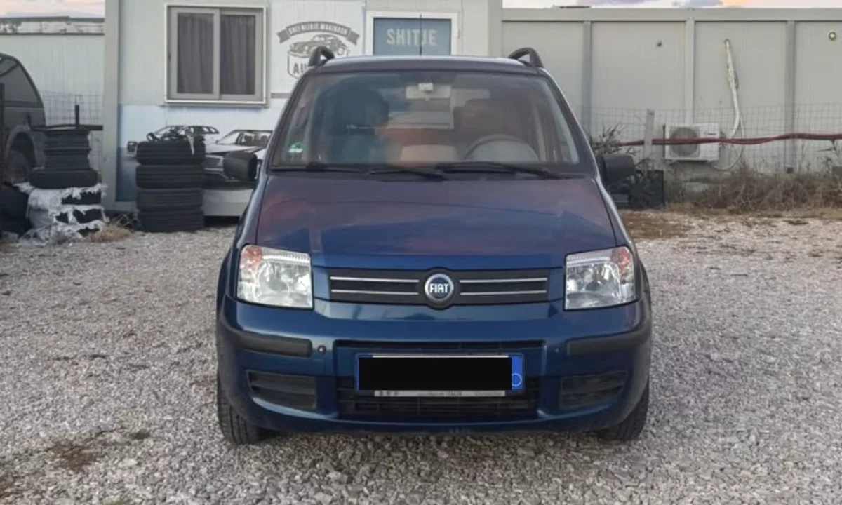 Makina ne shitje ne Tirane, Fiat, 2005 gasoline-gas,Kambio Automatik Pagesa 3,700  Euro.