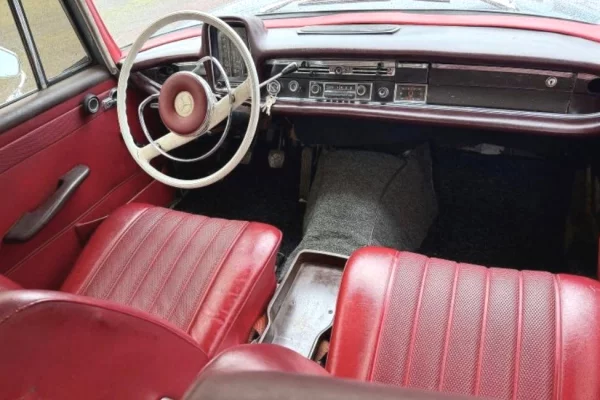 Makina ne shitje ne Tirane - 17,000 Euro