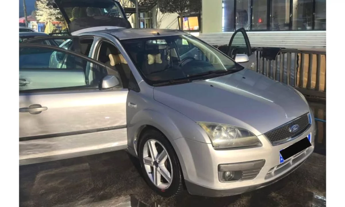 Auto in Vendita a Tirana, Ford, 2006 Diesel,Kambio Automatik Pagamento 2,200  Euro.