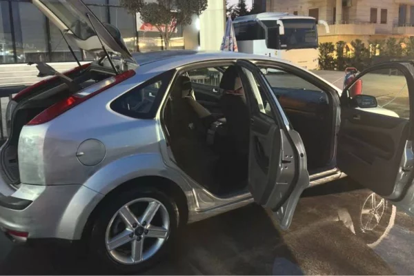 Makina ne shitje ne Tirane - 2,200 Euro