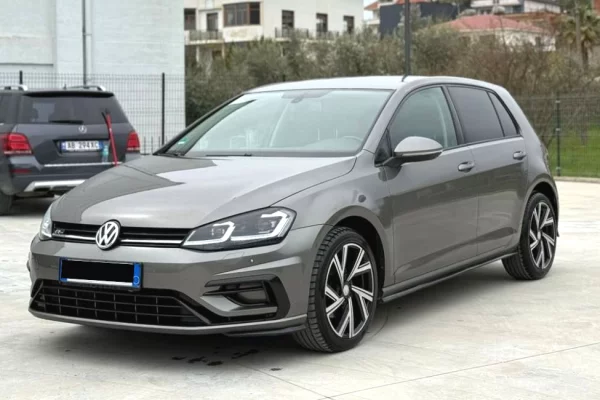 Makina ne shitje ne Tirane - 7,999 Euro