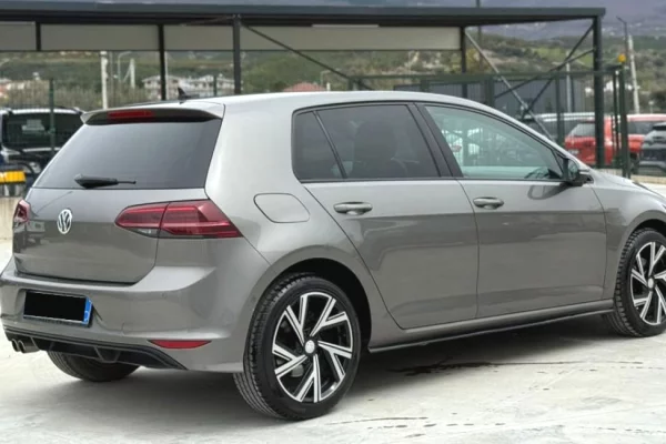 Makina ne shitje ne Tirane - 7,999 Euro