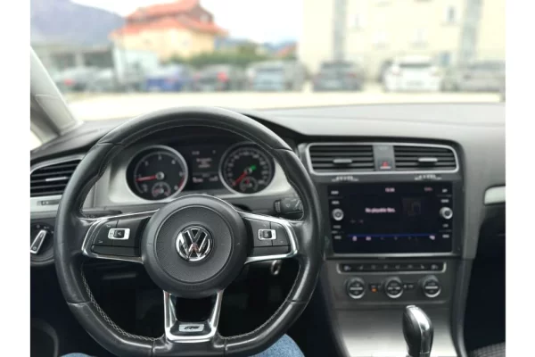 Makina ne shitje ne Tirane - 7,999 Euro