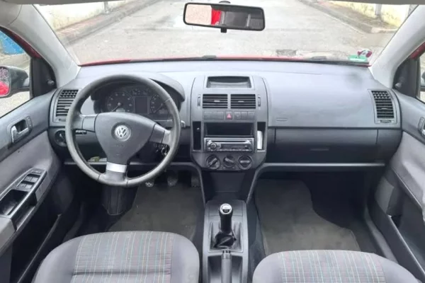 Makina ne shitje ne Tirane - 2,200 Euro