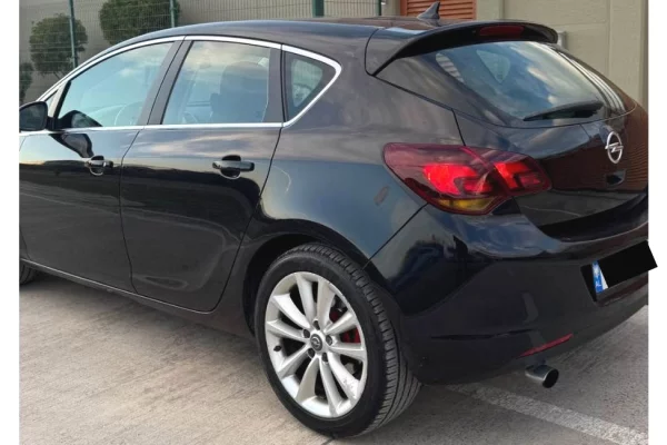 Makina ne shitje ne Elbasan - 5,199 Euro