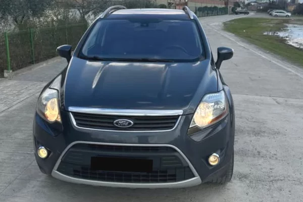 Makina ne shitje ne Elbasan - 4,600 Euro