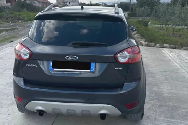 Makina ne shitje ne Elbasan - 4,600 Euro