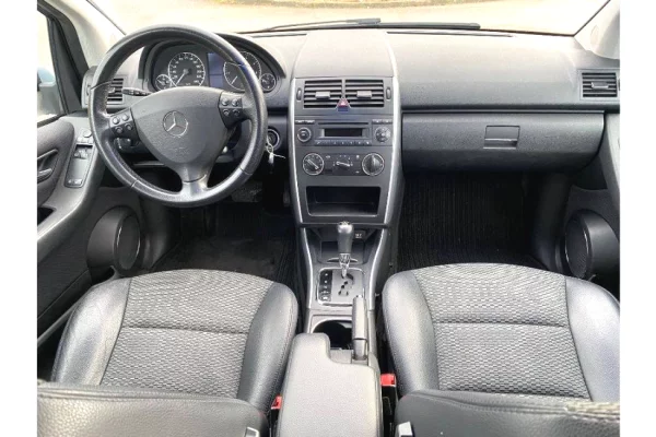 Makina ne shitje ne Elbasan - 4,800 Euro