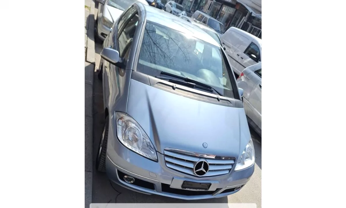 Makina ne shitje ne Elbasan, Mercedes-Benz, 2009 gasoline-gas,Kambio Automatik Pagesa 4,800  Euro.