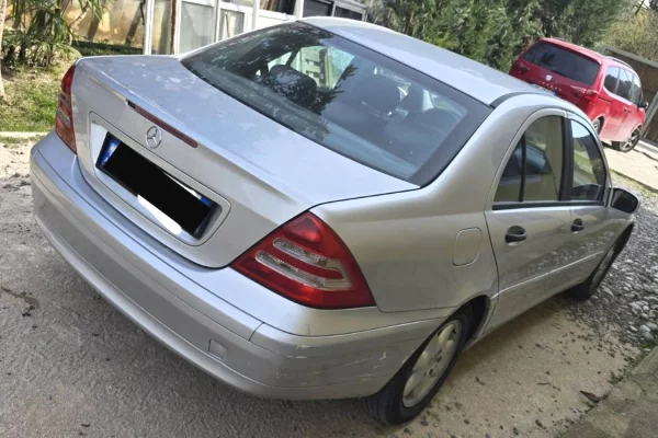 Auto in Vendita a Tirana - 2,900 Euro