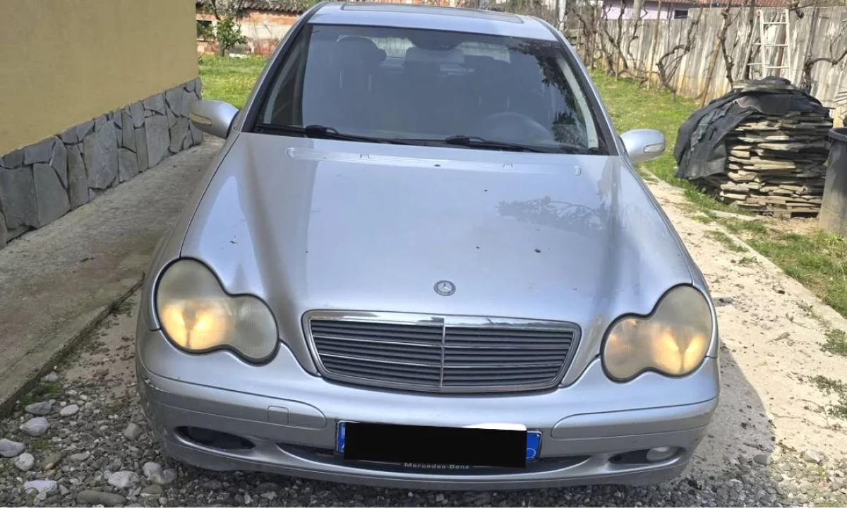 Auto in Vendita a Tirana, Mercedes-Benz, 2002 Diesel,Kambio Automatik Pagamento 2,900  Euro.