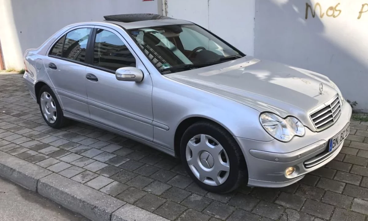 Auto in Vendita a Tirana, Mercedes-Benz, 2006 Diesel,Kambio Automatik Pagamento 4,300  Euro.