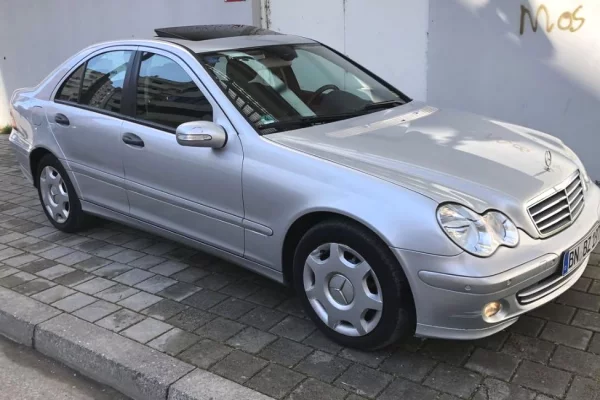 Auto in Vendita a Tirana - 4,300 Euro