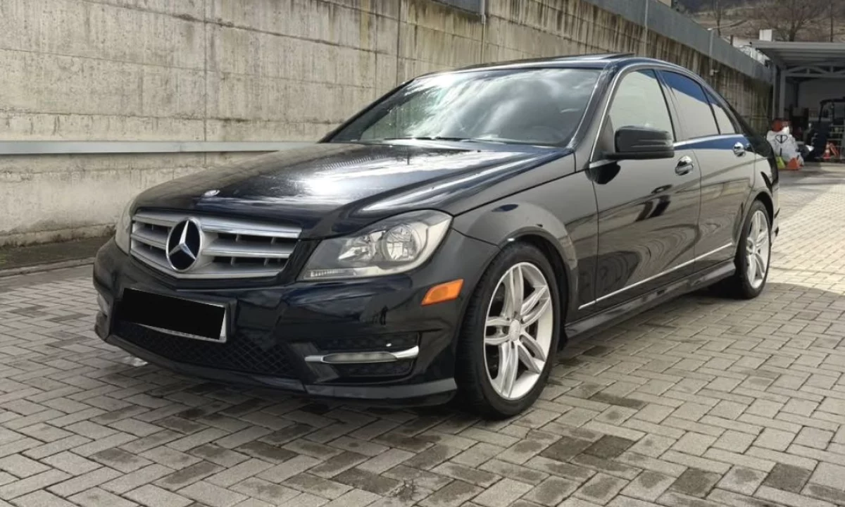 Auto in Vendita a Tirana, Mercedes-Benz, 2012 gasoline-gas,Kambio Automatik Pagamento 9,500  Euro.
