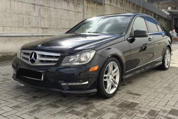 Auto in Vendita a Tirana - 9,500 Euro