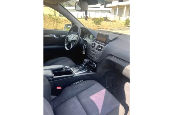 Auto in Vendita a Tirana, Mercedes-Benz, 2009 Diesel,Kambio Automatik Pagamento 5,000  Euro.