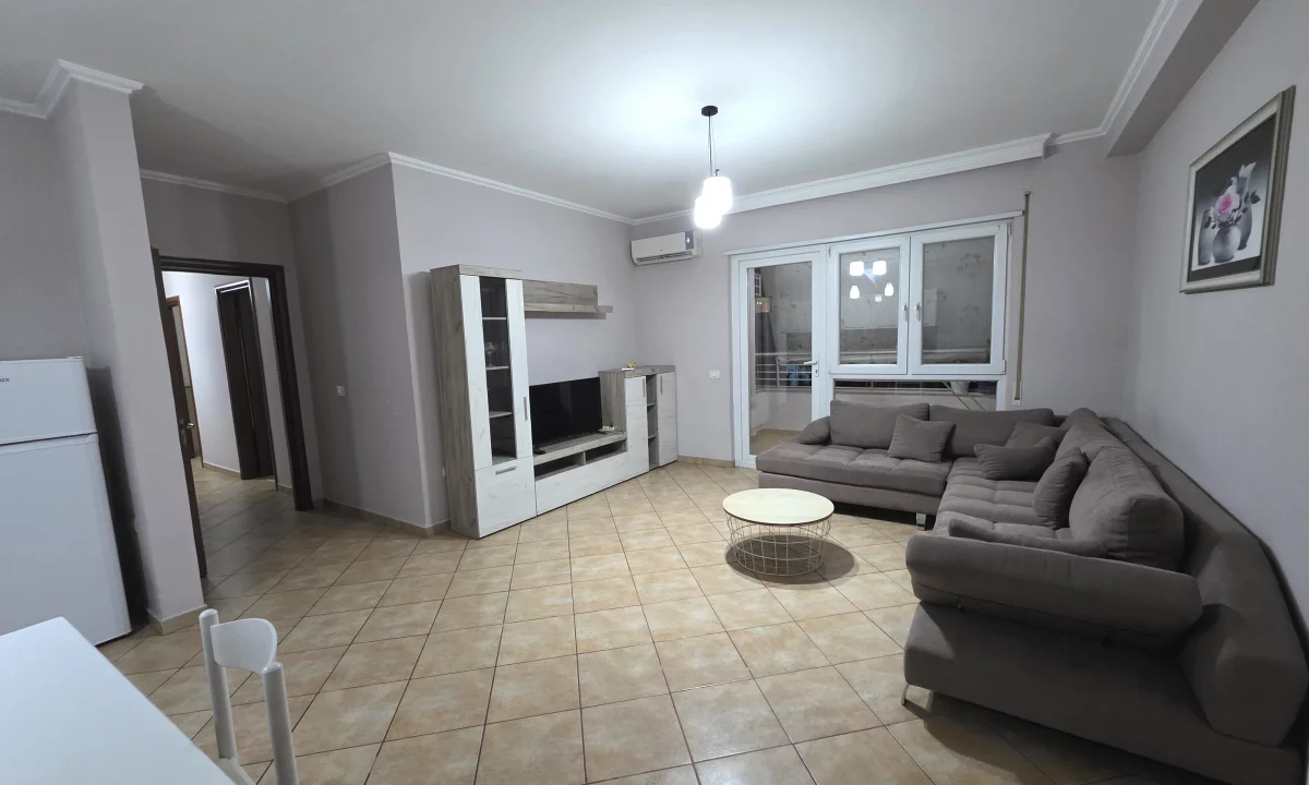 Shtepi me qera Apartament ne Tirane, 2+1, Mobilimi E mobiluar, Pagesa 550  Euro.