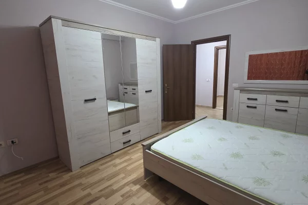 Shtepi me qera Apartament ne Tirane, 2+1, Mobilimi E mobiluar, Pagesa 550  Euro.