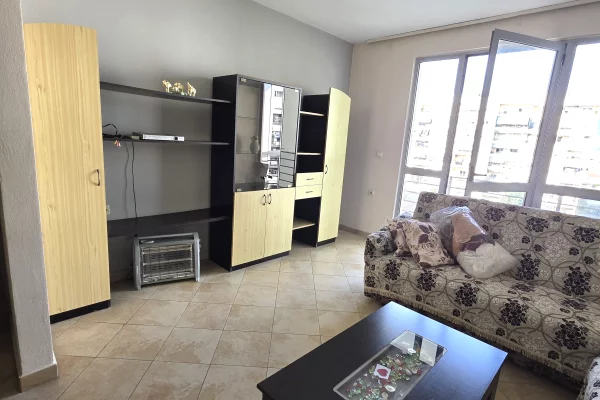 Shtepi me qera Apartament ne Tirane, 2+1, Mobilimi E mobiluar, Pagesa 450  Euro.