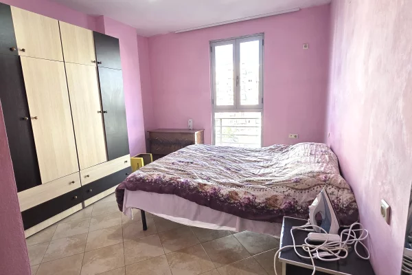 Shtepi me qera Apartament ne Tirane, 2+1, Mobilimi E mobiluar, Pagesa 450  Euro.