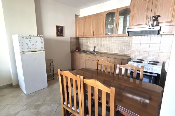 Shtepi me qera Apartament ne Tirane, 2+1, Mobilimi E mobiluar, Pagesa 450  Euro.