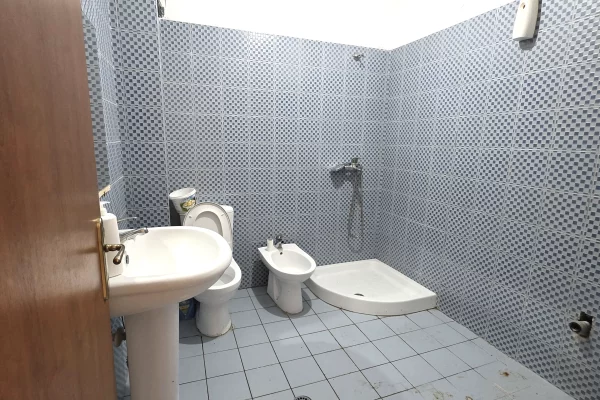 Shtepi me qera Apartament ne Tirane, 2+1, Mobilimi E mobiluar, Pagesa 450  Euro.
