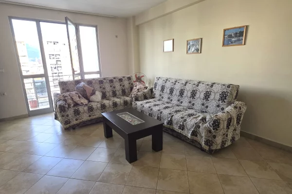 Shtepi me qera 2+1 ne Tirane - 450 Euro