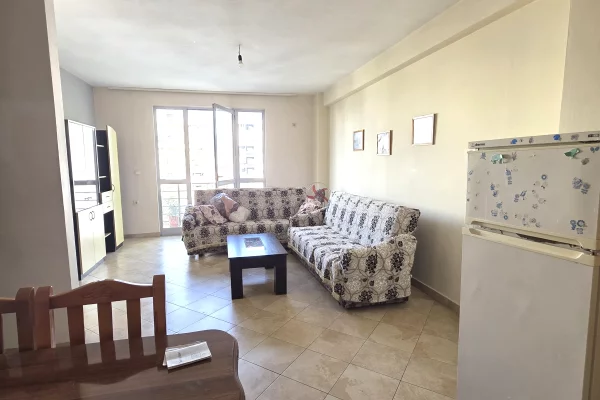Shtepi me qera Apartament ne Tirane, 2+1, Mobilimi E mobiluar, Pagesa 450  Euro.