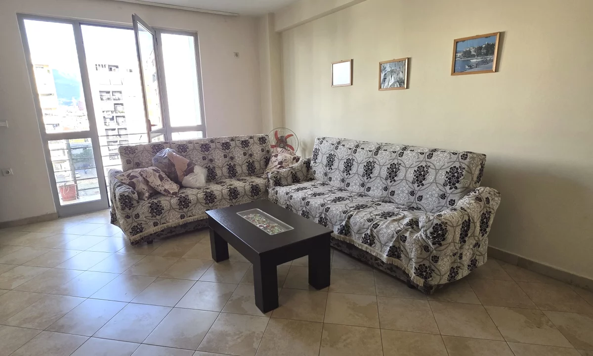 Shtepi me qera Apartament ne Tirane, 2+1, Mobilimi E mobiluar, Pagesa 450  Euro.