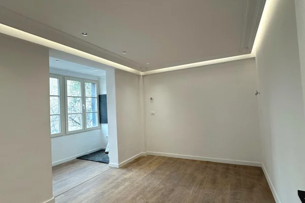 Ambient biznesi me qera 3+1 ne Tirane - 1,200 Euro
