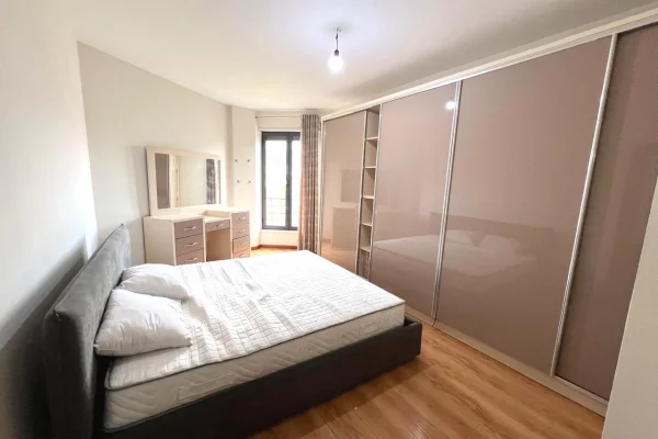 Shtepi me qera 2+1 ne Tirane - 70,000 Leke