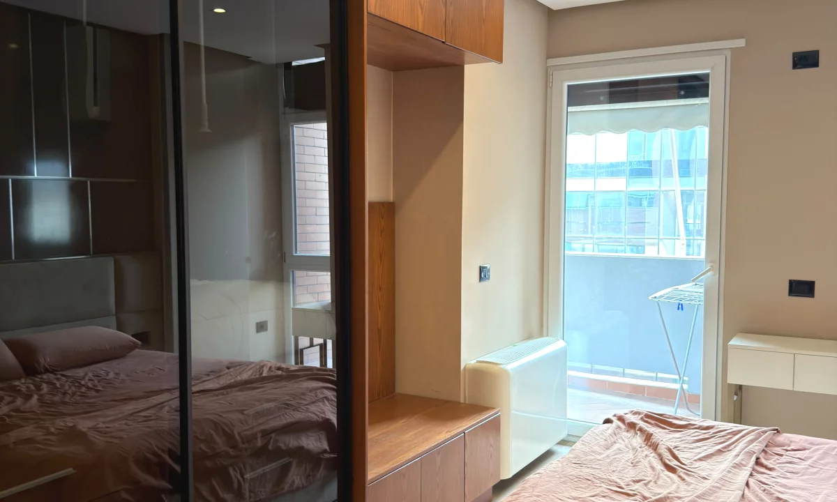 Shtepi me qera Apartament ne Tirane, 2+1, Mobilimi E mobiluar, Pagesa 1,000  Euro.