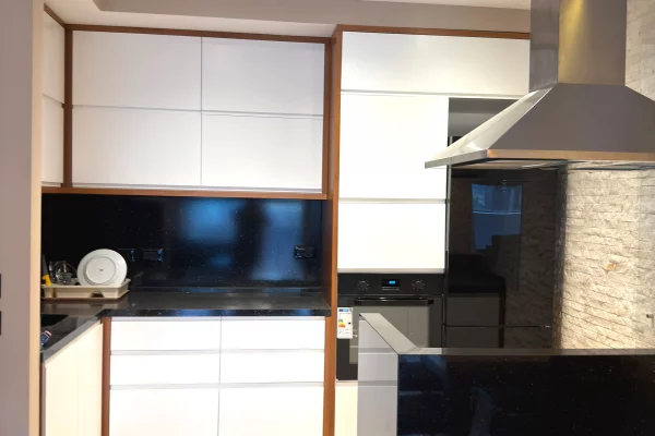 Shtepi me qera Apartament ne Tirane, 2+1, Mobilimi E mobiluar, Pagesa 1,000  Euro.